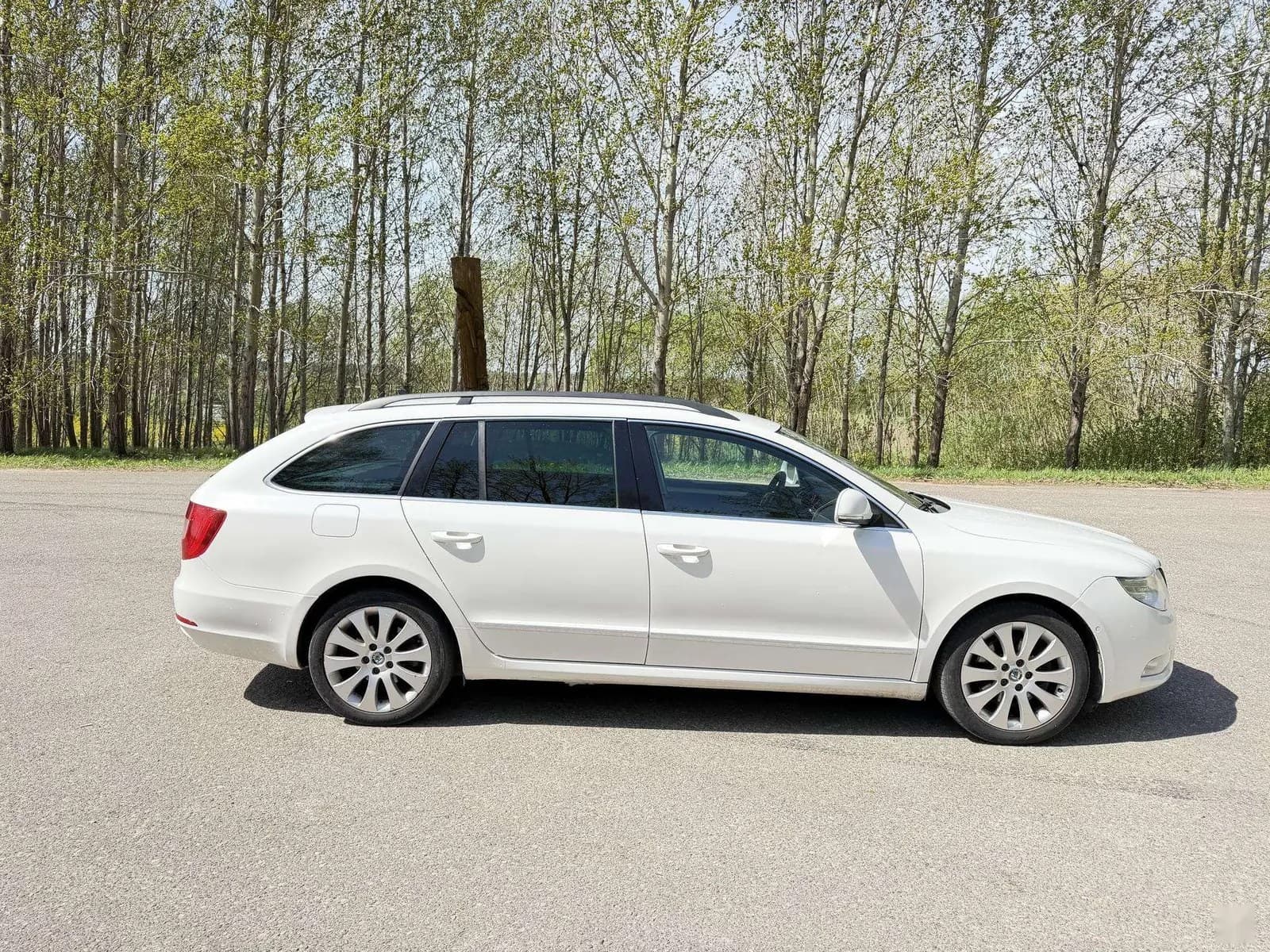 Skoda Superb 2010 – nuotrauka 3
