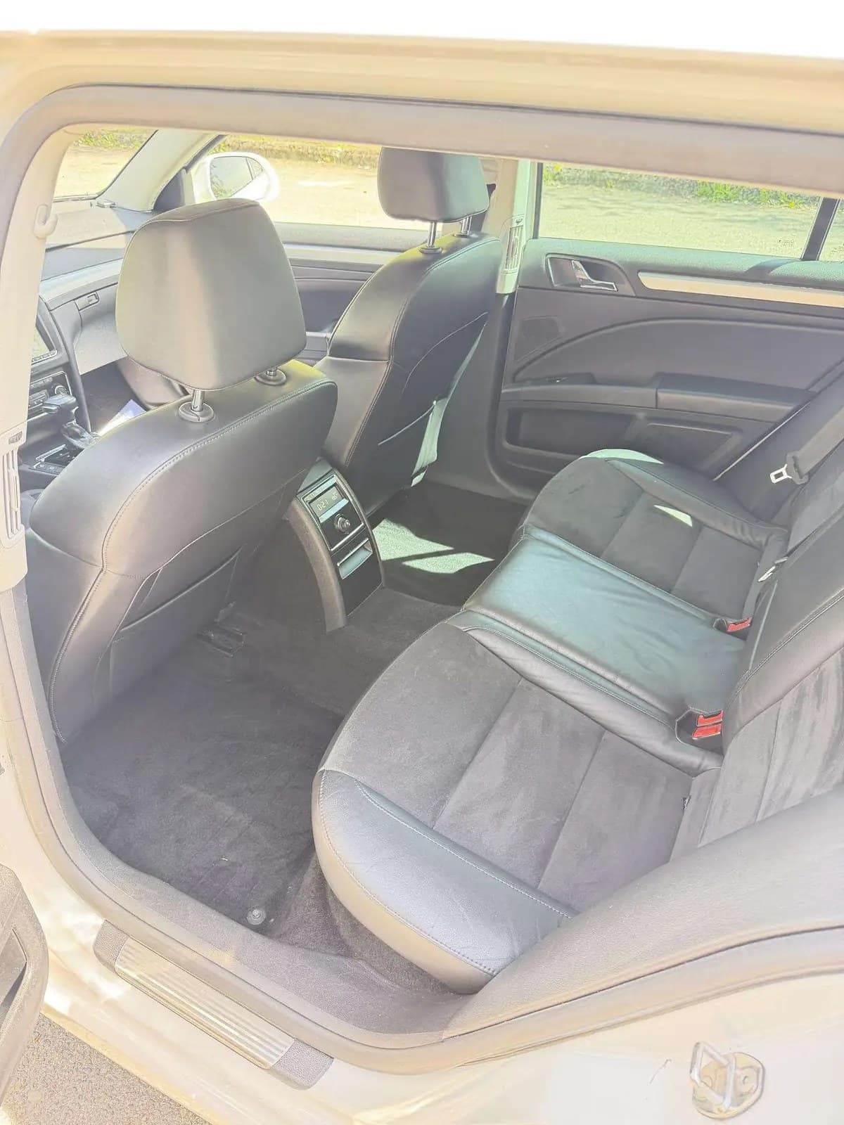 Skoda Superb 2010 – nuotrauka 9